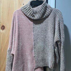 Romeo & Juliet Couture Pink and tan  Turtleneck Sweater size medium